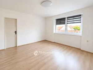 Prodej bytu 2+1, Znojmo, Hálkova, 68 m2