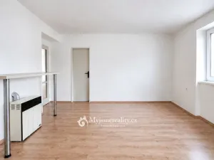Prodej bytu 2+1, Znojmo, Hálkova, 68 m2