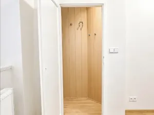 Pronájem bytu 2+kk, Praha - Vršovice, Slovinská, 45 m2