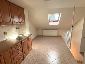 Prodej bytu 2+1, Opava, Přerovecká, 60 m2