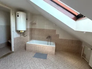Prodej bytu 2+1, Opava, Přerovecká, 60 m2