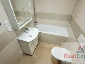 Pronájem bytu 1+kk, Praha - Vinohrady, Máchova, 34 m2