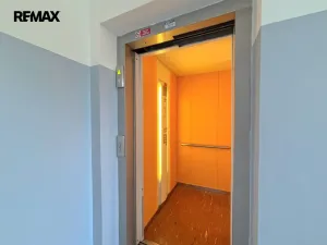 Pronájem bytu 1+kk, Praha - Nusle, Bartoškova, 33 m2