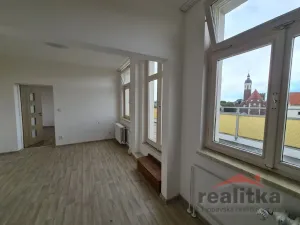 Pronájem bytu 2+kk, Opava - Město, Horní náměstí, 58 m2
