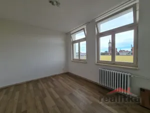 Pronájem bytu 2+kk, Opava - Město, Horní náměstí, 58 m2