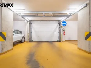 Prodej garážového stání, Praha - Nusle, Bartoškova, 11 m2