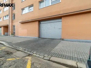 Prodej garážového stání, Praha - Nusle, Bartoškova, 13 m2