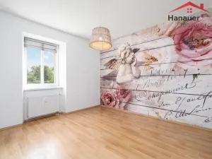 Prodej komerční nemovitosti, Hostomice, Školní náměstí, 487 m2