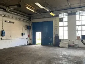 Pronájem výrobních prostor, Kroměříž, 110 m2
