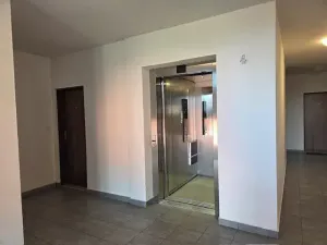 Pronájem bytu 2+kk, Praha, Za černým mostem, 50 m2