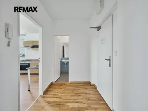 Prodej bytu 2+kk, Praha - Hostivař, Hornoměcholupská, 45 m2