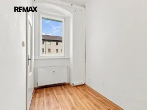 Pronájem bytu 1+1, Plzeň, Skvrňanská, 50 m2
