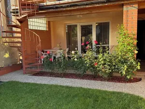 Pronájem bytu 1+kk, Praha - Újezd nad Lesy, Borovská, 35 m2