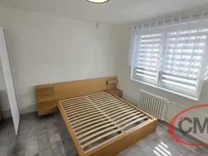 Pronájem bytu 2+kk, Praha, Štúrova, 42 m2