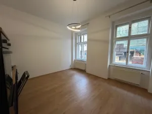 Pronájem bytu 1+kk, Praha - Žižkov, Cimburkova, 31 m2