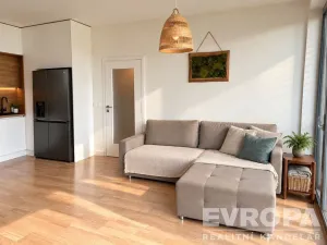Pronájem bytu 2+kk, Praha - Karlín, U Mlýnského kanálu, 54 m2