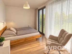 Pronájem bytu 2+kk, Praha - Karlín, U Mlýnského kanálu, 54 m2