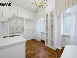 Prodej bytu 2+1, Karlovy Vary, nábřeží Jana Palacha, 72 m2