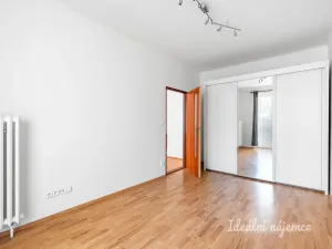 Pronájem bytu 2+kk, Praha - Vysočany, Spojovací, 47 m2