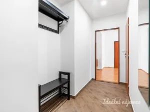 Pronájem bytu 2+kk, Praha - Vysočany, Spojovací, 47 m2