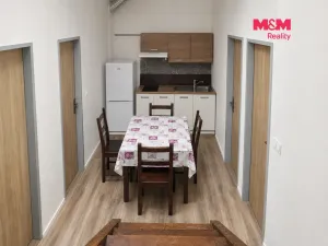 Pronájem, Kostelec nad Černými lesy - Kostelec nad Černými Lesy, náměstí Smiřických, 15 m2