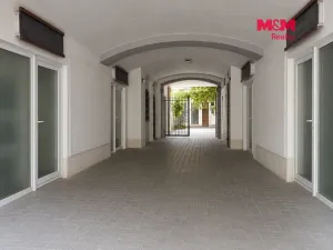 Pronájem, Kostelec nad Černými lesy - Kostelec nad Černými Lesy, náměstí Smiřických, 15 m2