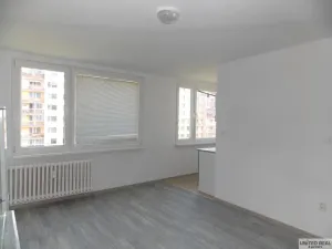 Pronájem bytu 1+kk, Pardubice - Polabiny, Brožíkova, 32 m2