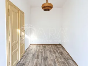 Pronájem bytu 4+1, Praha - Nové Město, Vyšehradská, 103 m2