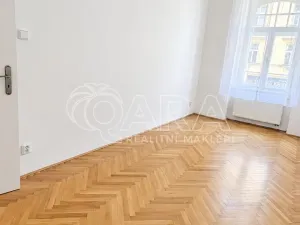 Pronájem bytu 4+1, Praha - Nové Město, Vyšehradská, 103 m2