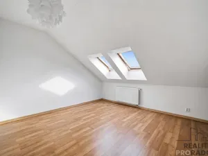Prodej bytu 3+kk, Hovorčovice, Řipská, 75 m2