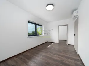 Prodej rodinného domu, Podolanka, V Ohradě, 129 m2
