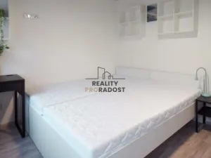 Pronájem bytu 2+1, Brno, Hybešova, 31 m2