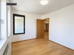 Pronájem bytu 3+kk, Praha - Dolní Chabry, U Traktorky, 77 m2