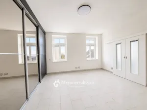 Prodej bytu 4+kk, Znojmo, U Brány, 95 m2