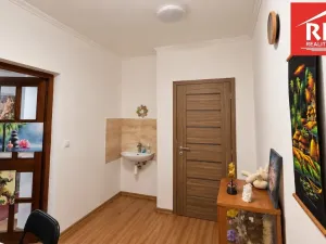 Pronájem obchodního prostoru, Mariánské Lázně, Hlavní třída, 60 m2