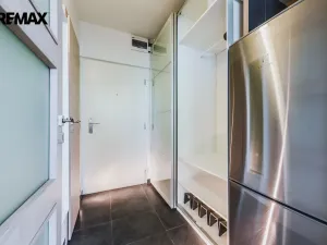 Pronájem bytu 1+kk, Praha - Hostivař, Strašnická, 35 m2