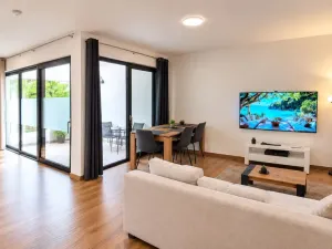 Pronájem bytu 1+kk, Praha - Újezd nad Lesy, Staroújezdská, 60 m2