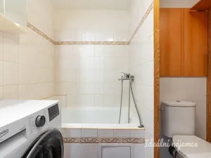 Pronájem bytu 2+kk, Praha - Prosek, Zárybská, 41 m2