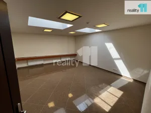 Pronájem kanceláře, Karlovy Vary - Dvory, Chebská, 27 m2