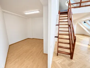 Pronájem kanceláře, Praha - Vršovice, Kodaňská, 150 m2