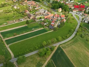 Prodej pozemku pro bydlení, Břežany, 8048 m2