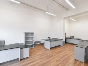 Prodej skladu, Praha - Horní Počernice, Komárovská, 210 m2