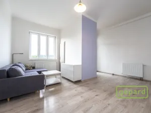 Pronájem bytu 2+kk, Praha, Oblouková, 50 m2