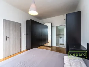 Pronájem bytu 2+kk, Praha, Oblouková, 50 m2