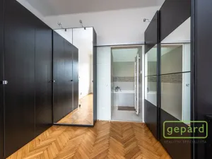 Pronájem bytu 2+kk, Praha, Oblouková, 50 m2