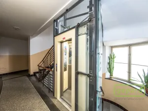 Pronájem bytu 2+kk, Praha, Oblouková, 50 m2