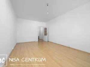 Pronájem bytu 1+1, Liberec, Nad Školou, 37 m2