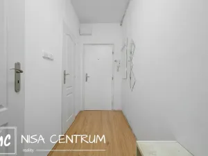 Pronájem bytu 1+1, Liberec, Nad Školou, 37 m2