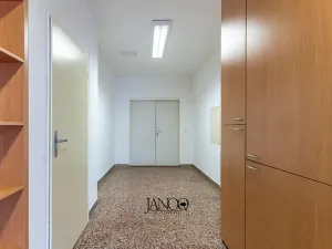 Pronájem kanceláře, Bílovice nad Svitavou, 87 m2