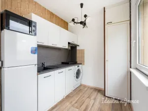 Pronájem bytu 2+kk, Praha - Řepy, Bazovského, 42 m2